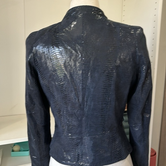 Jacket - Picture 2 of 10